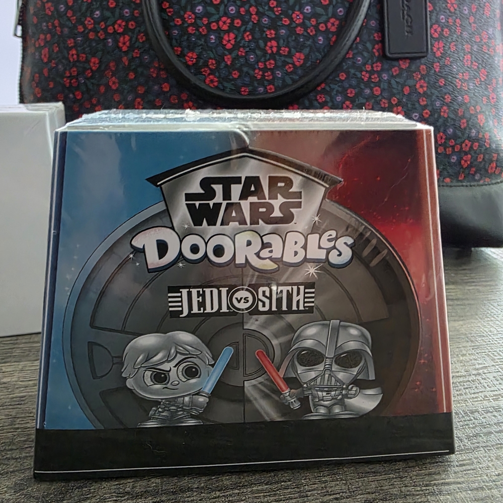 Star Wars Doorables Box with Blue and Red Artwork - Unopened